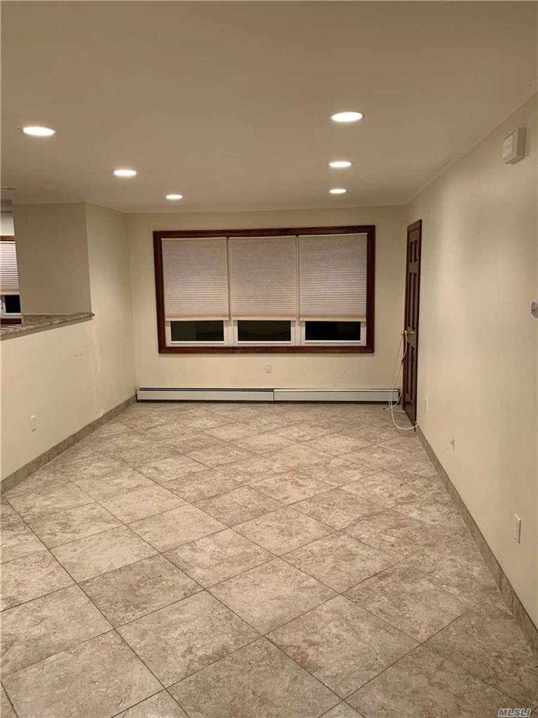 63-44 75th St Middle Village Middle Village NY 11379