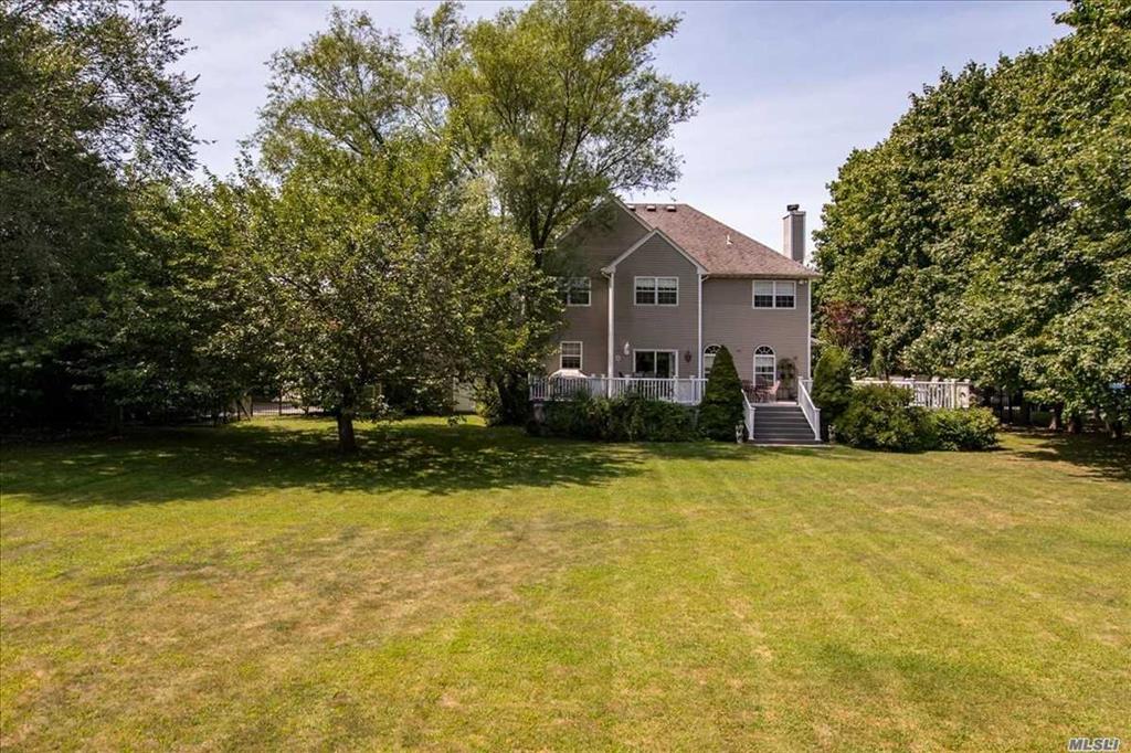 39 Old Neck Ct Manorville Manorville NY 11949