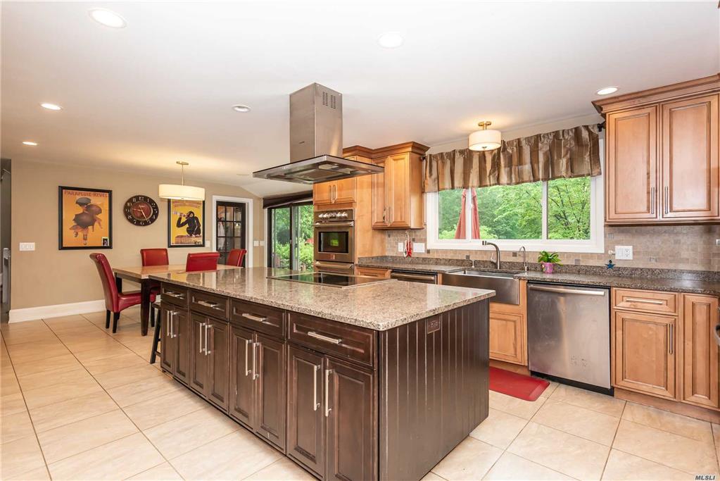 6 Bridle Ct Oyster Bay Cove Oyster Bay Cove NY 11771