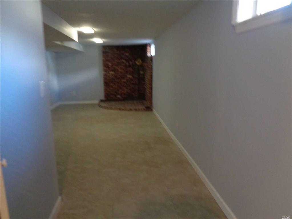 107 Thomas St Brentwood Brentwood NY 11717