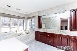 2 Mill Pond Ln Lattingtown Lattingtown NY 11560