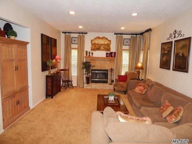 16 Homecoming Pl E. Setauket E. Setauket NY 11733