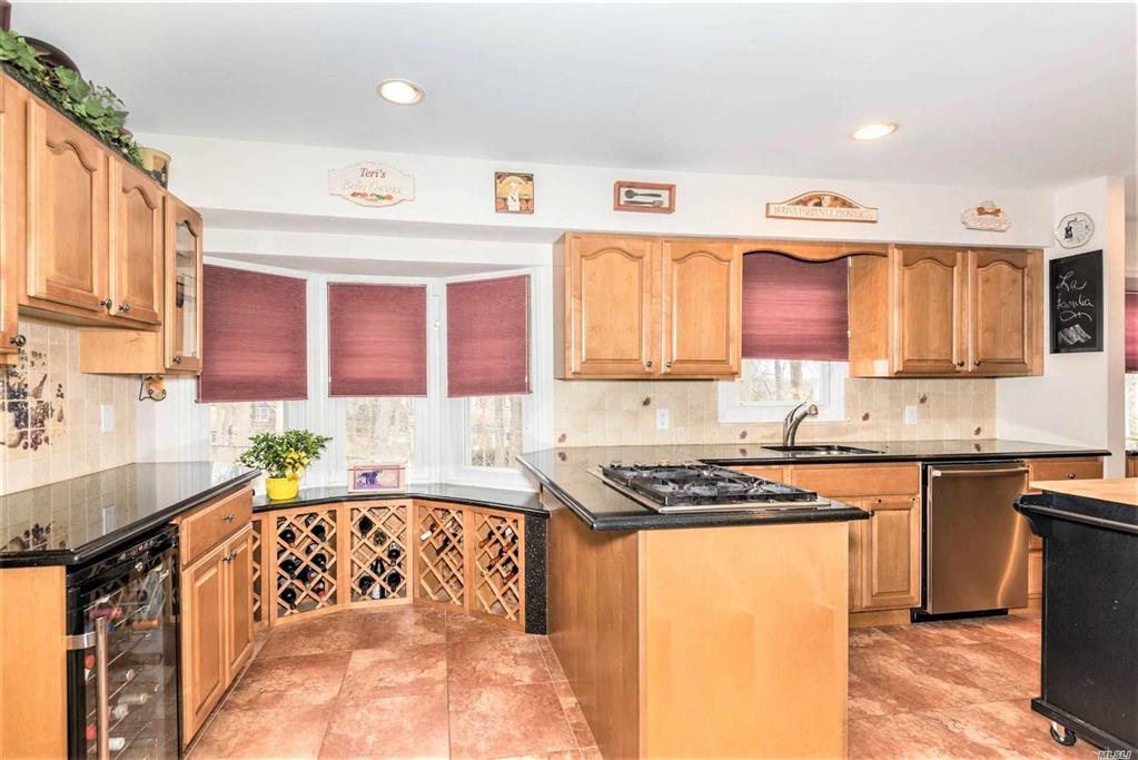 5 Potter Ct Smithtown Smithtown NY 11787