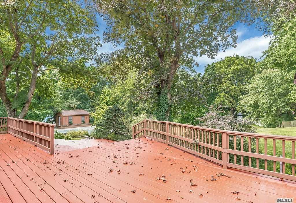211 Pidgeon Hill S. Huntington S. Huntington NY 11746