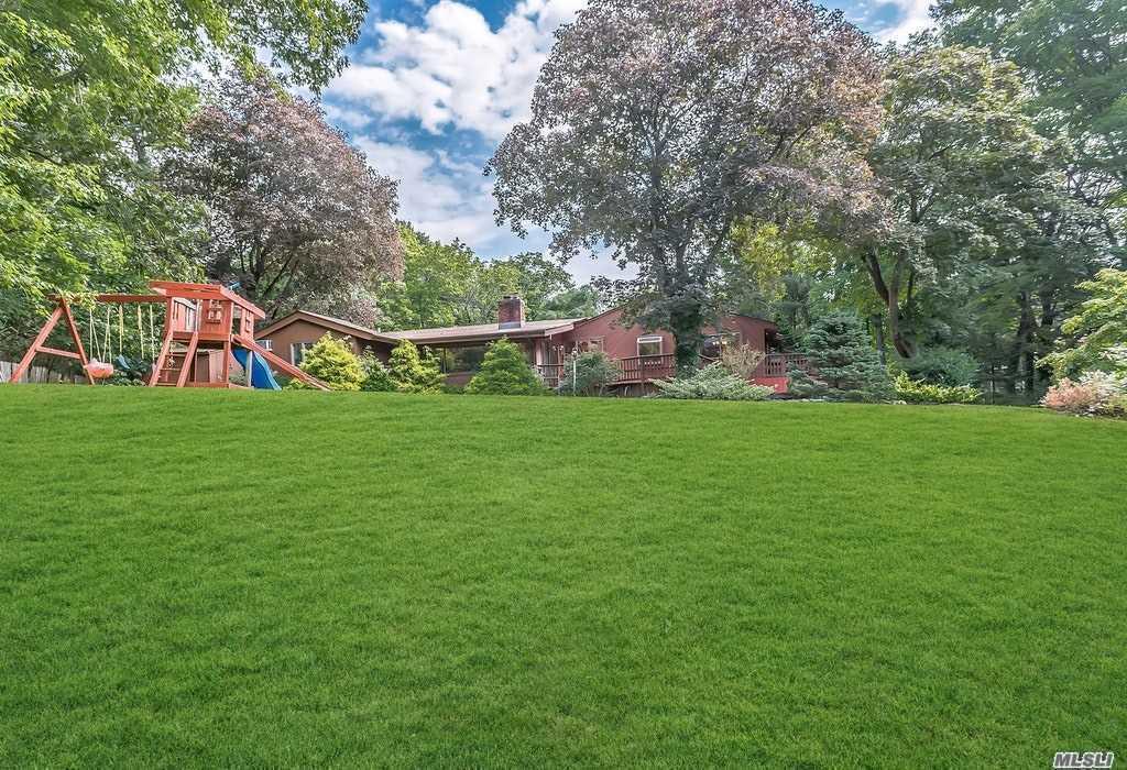 211 Pidgeon Hill S. Huntington S. Huntington NY 11746