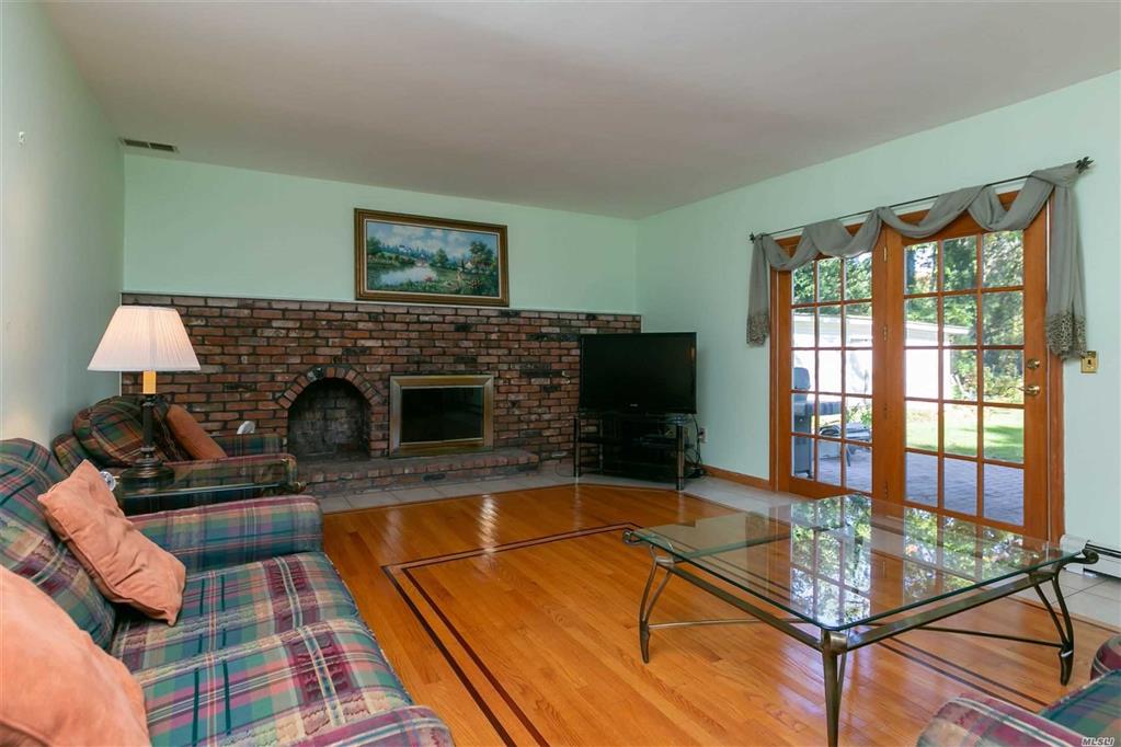 7 Lt John A Olsen Ln St. James St. James NY 11780