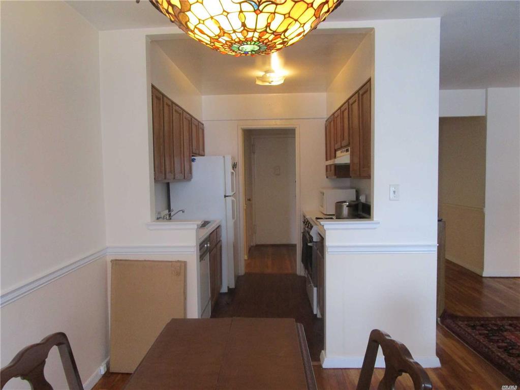 43-25 Douglaston Pkwy Douglaston Douglaston NY 11363