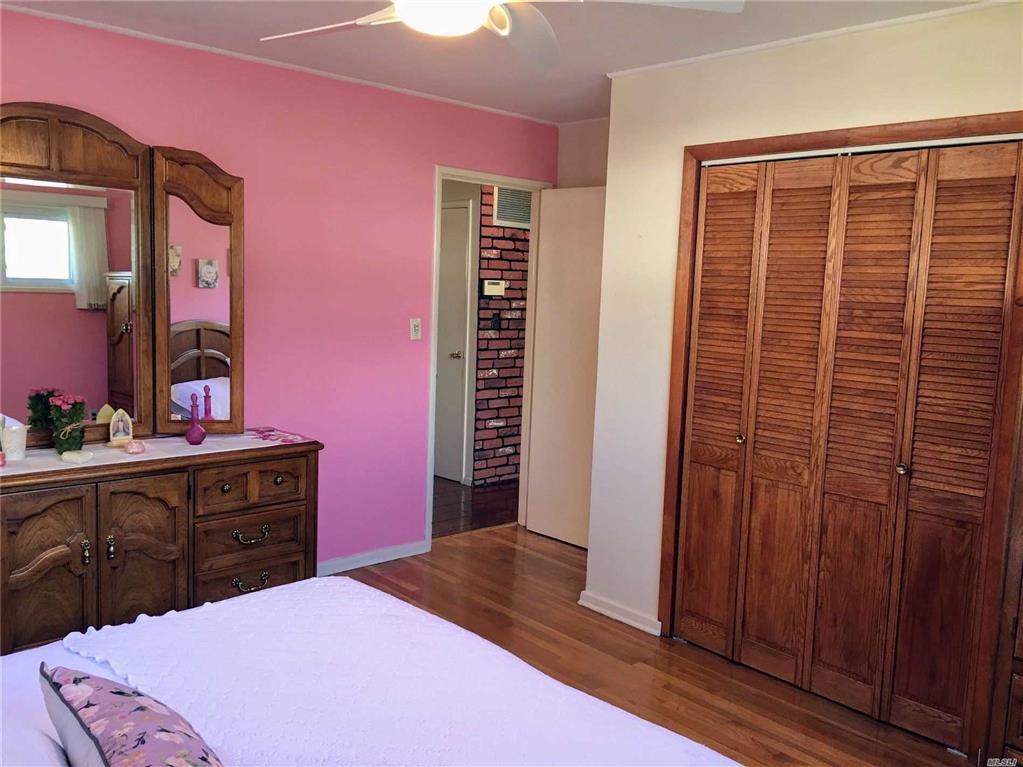 138 Haverford Rd Hicksville Hicksville NY 11801