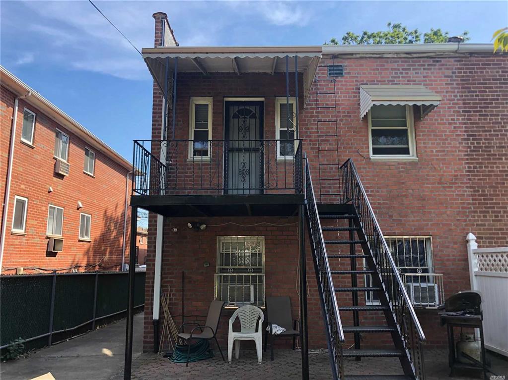 61-44 165th St Fresh Meadows Fresh Meadows NY 11365