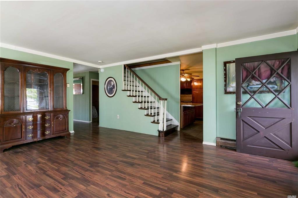 50 Anvil Ln Levittown Levittown NY 11756