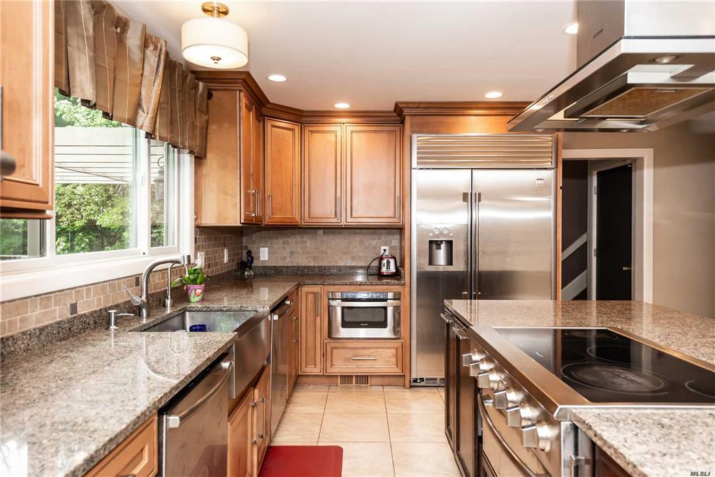 6 Bridle Ct Oyster Bay Cove Oyster Bay Cove NY 11771
