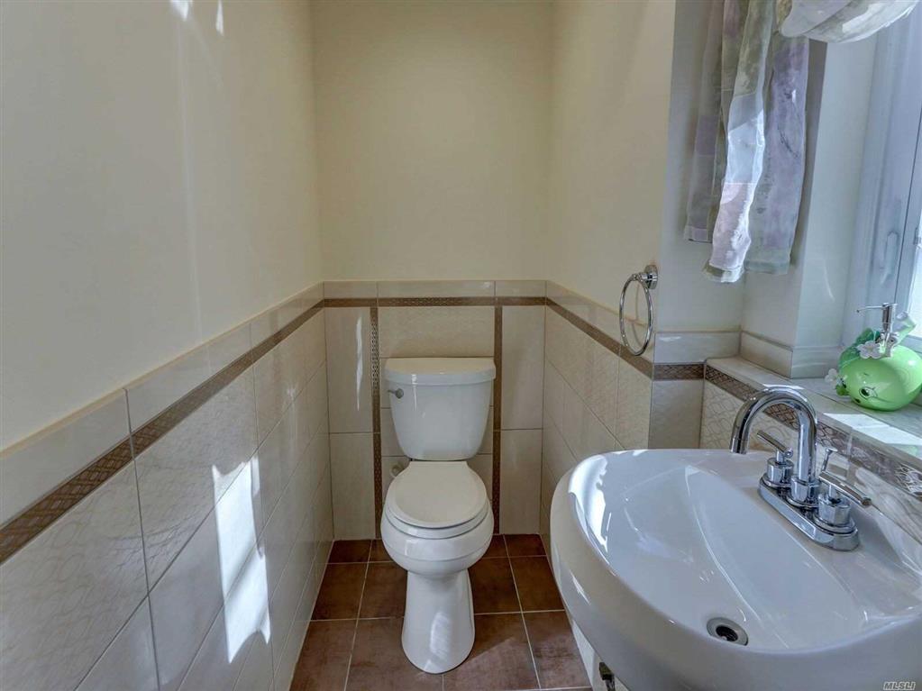 1158 Day St Seaford Seaford NY 11783