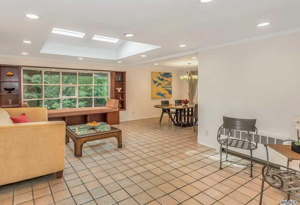 211 Pidgeon Hill S. Huntington S. Huntington NY 11746