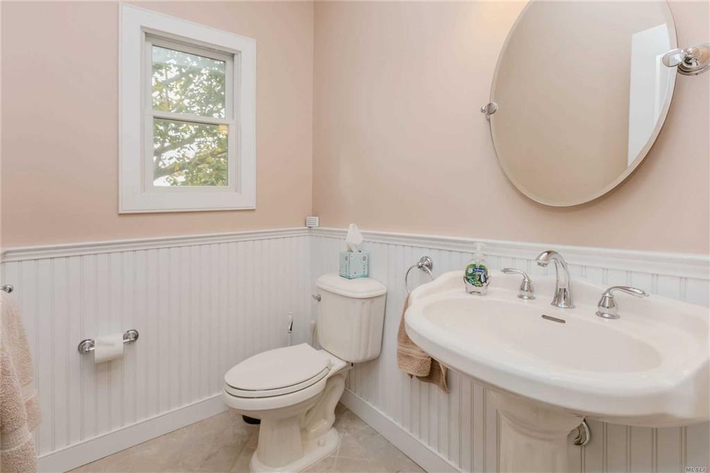 14 Locust St Aquebogue Aquebogue NY 11931