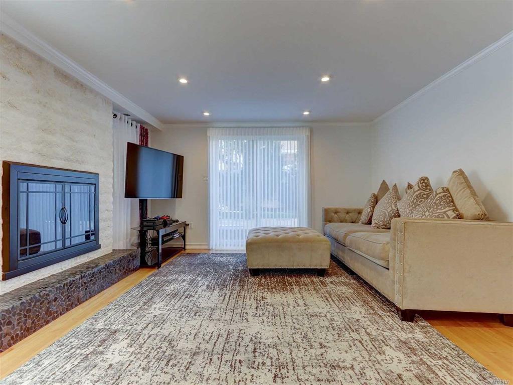 1158 Day St Seaford Seaford NY 11783