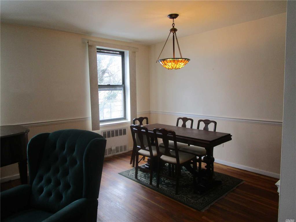 43-25 Douglaston Pkwy Douglaston Douglaston NY 11363