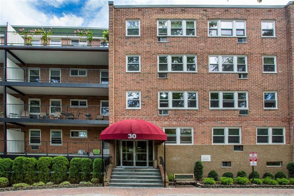 30 Pearsall Ave Glen Cove Glen Cove NY 11542