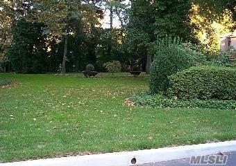15 Hillcrest Dr Great Neck Great Neck NY 11021