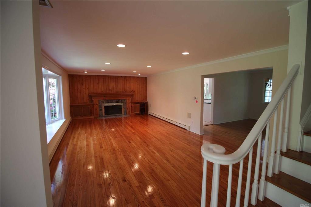 3 Cakewalk Ter Smithtown Smithtown NY 11787