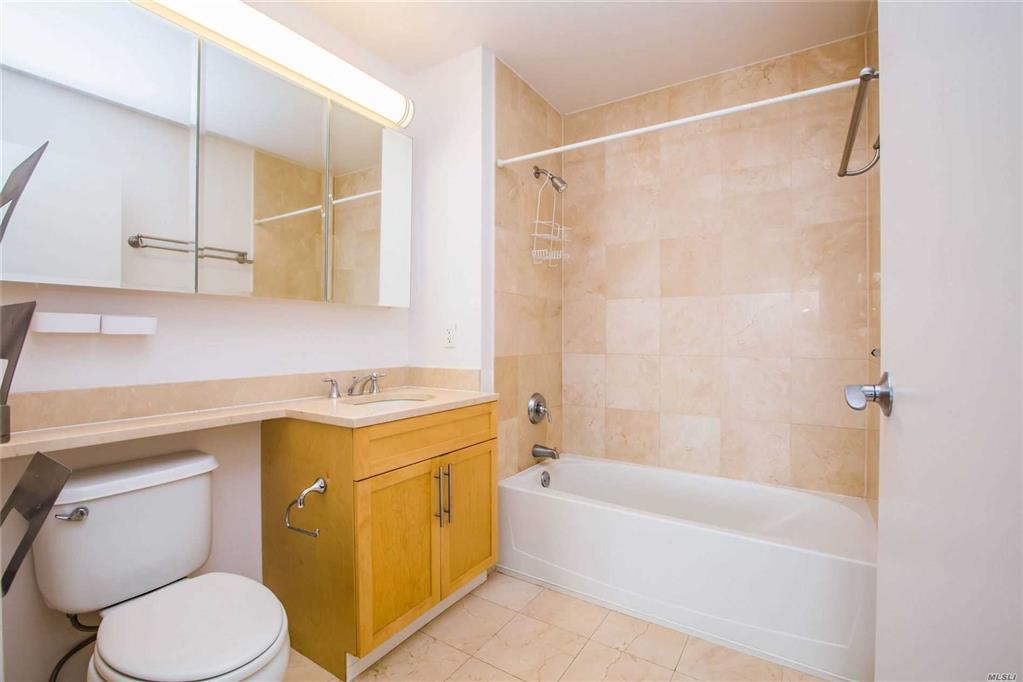40-28 College Point Blvd Flushing Flushing NY 11354