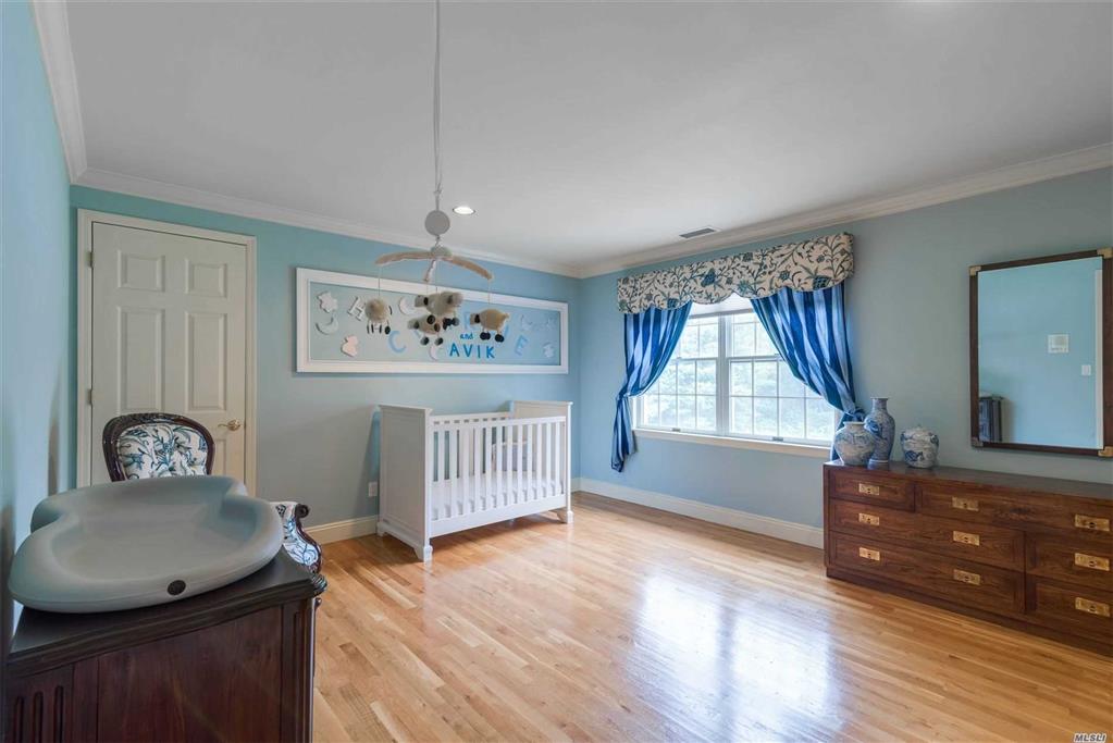 41 Windsor Dr Muttontown Muttontown NY 11753