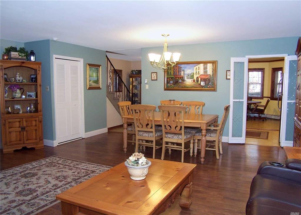 7 Glen Hollow Dr Holtsville Holtsville NY 11742