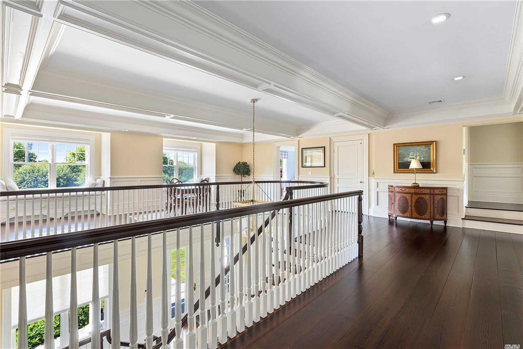 437 Wickapogue Rd Southampton Southampton NY 11968