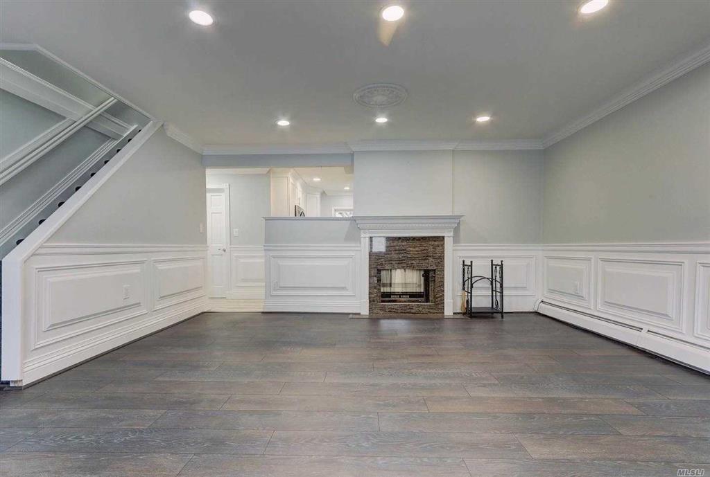 2 Rover Ln Hicksville Hicksville NY 11801