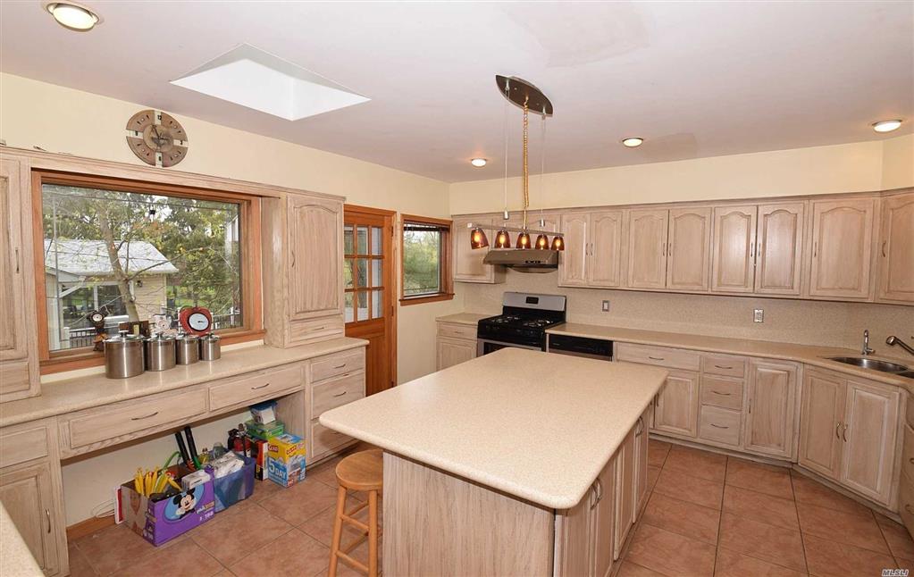 105 Woodhill Ln Manhasset Manhasset NY 11030