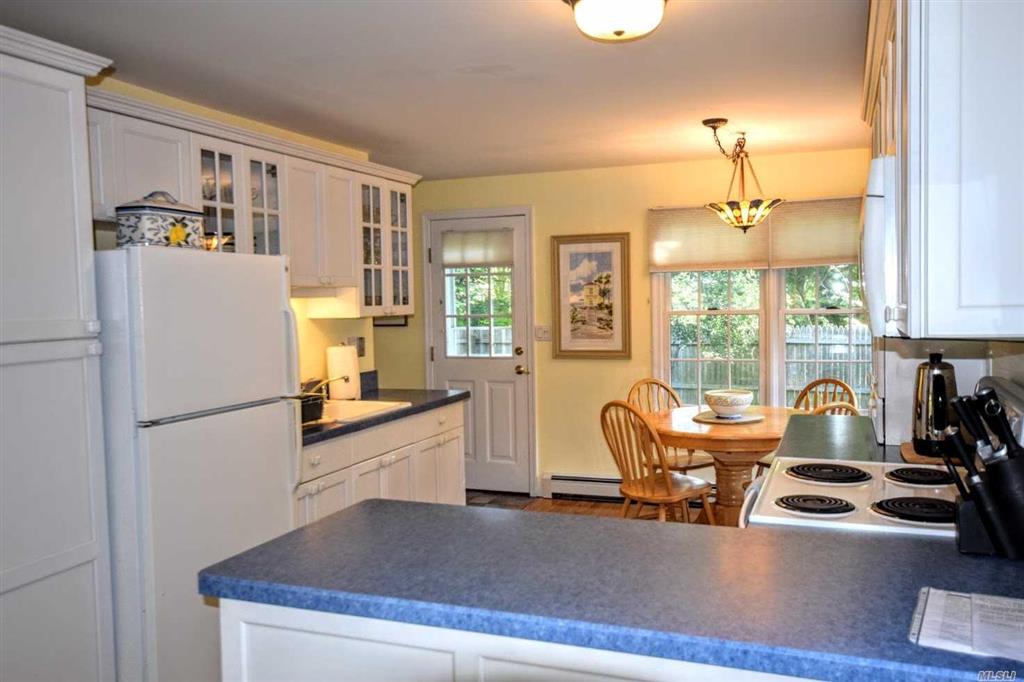 31 Bay Rd Brookhaven Brookhaven NY 11719