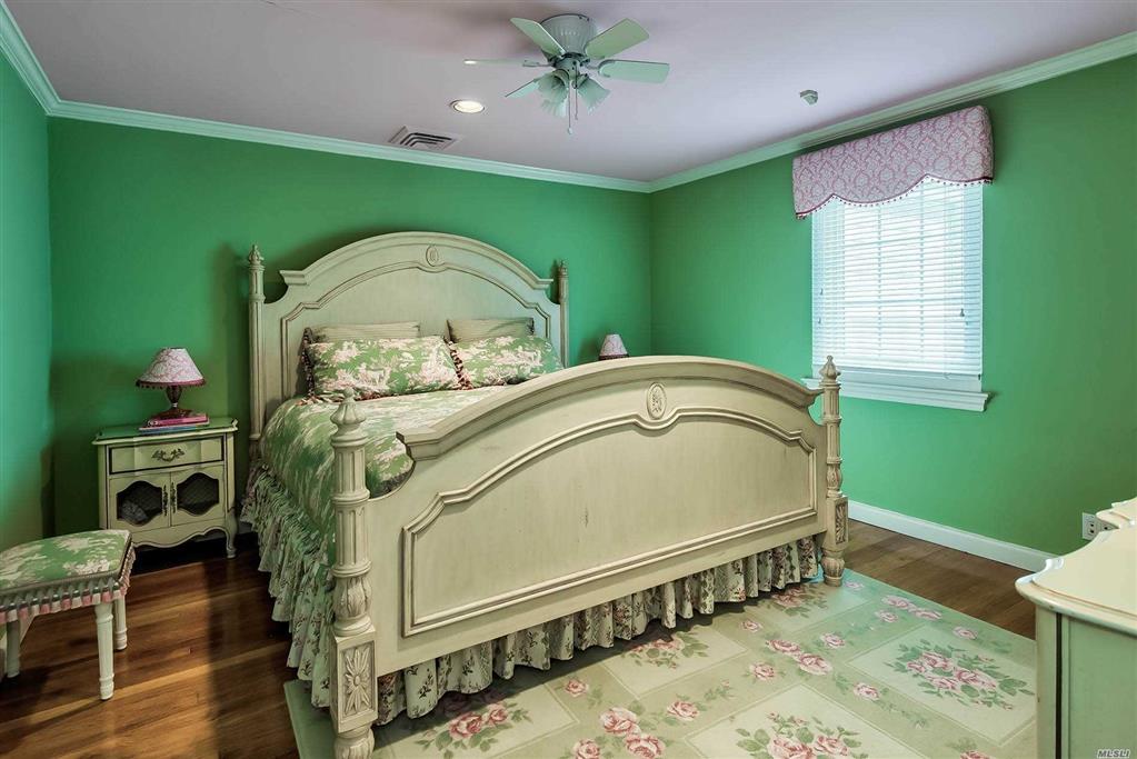 102 Castle Ridge Rd Manhasset Manhasset NY 11030