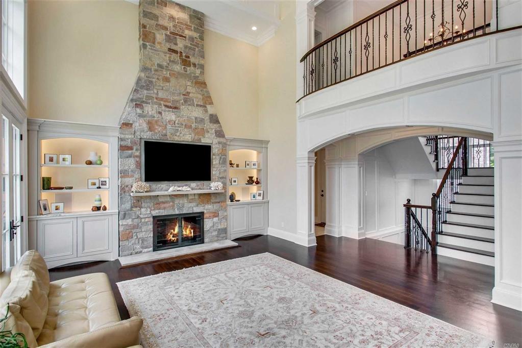 14 Quaker Ridge Dr Brookville Brookville NY 11545