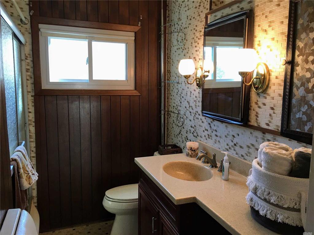138 Haverford Rd Hicksville Hicksville NY 11801