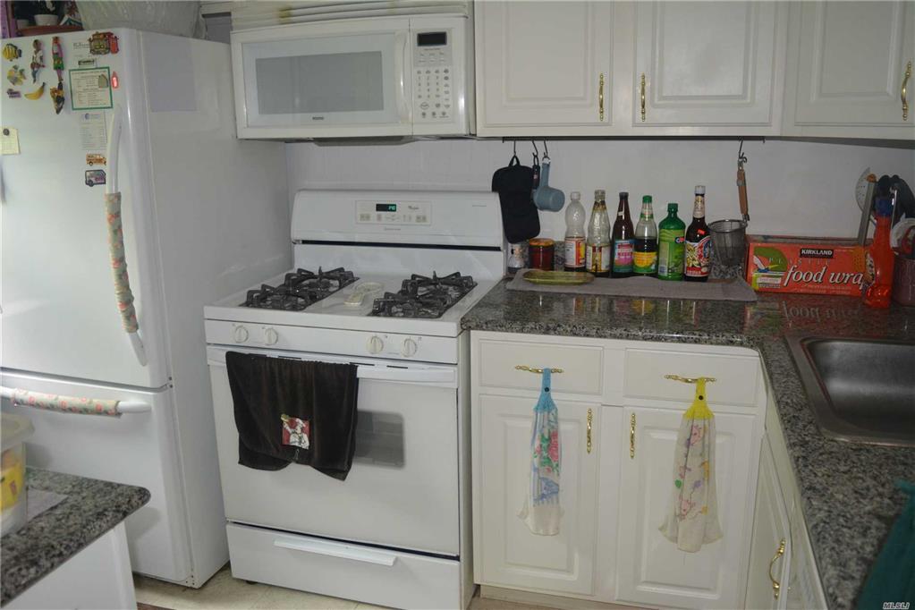 30 Pearsall Ave Glen Cove Glen Cove NY 11542