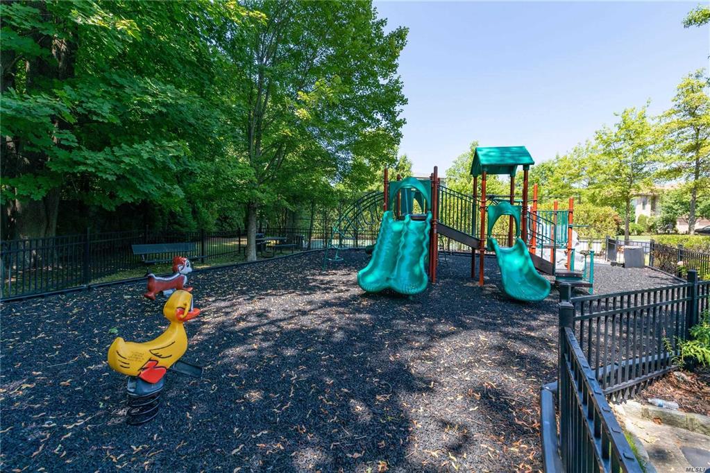 29 Holiday Pond Rd Jericho Jericho NY 11753
