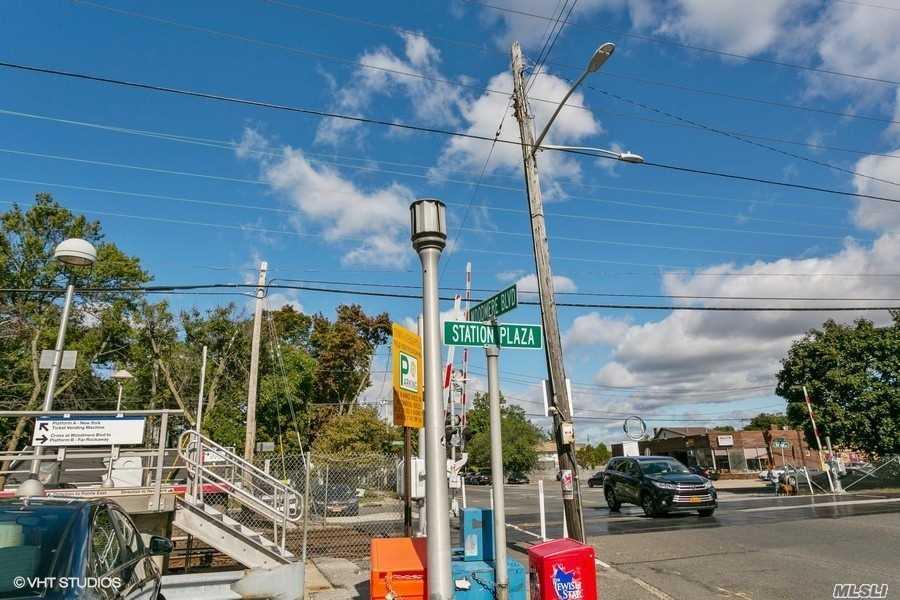141 Woodmere Blvd Woodmere Woodmere NY 11598