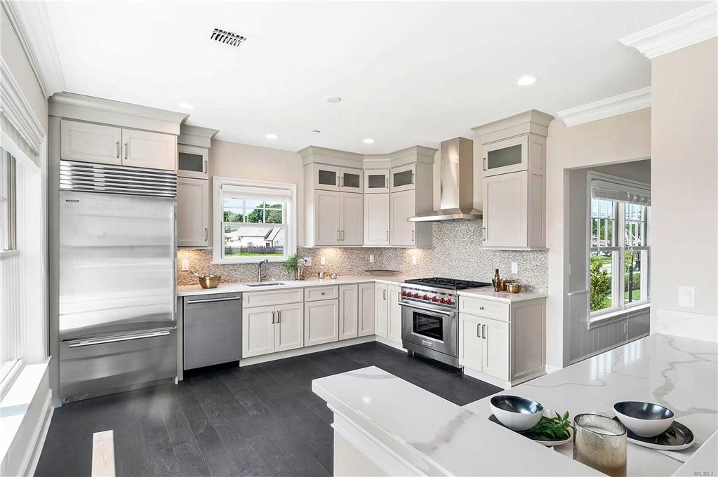 14 Village Green Dr Southampton Southampton NY 11968