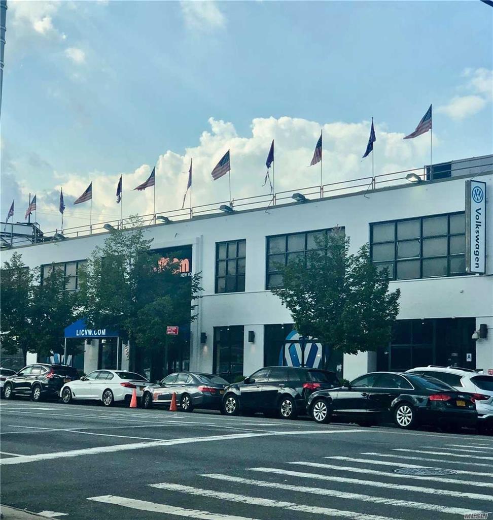 56-15 Northern Blvd Woodside Woodside NY 11377