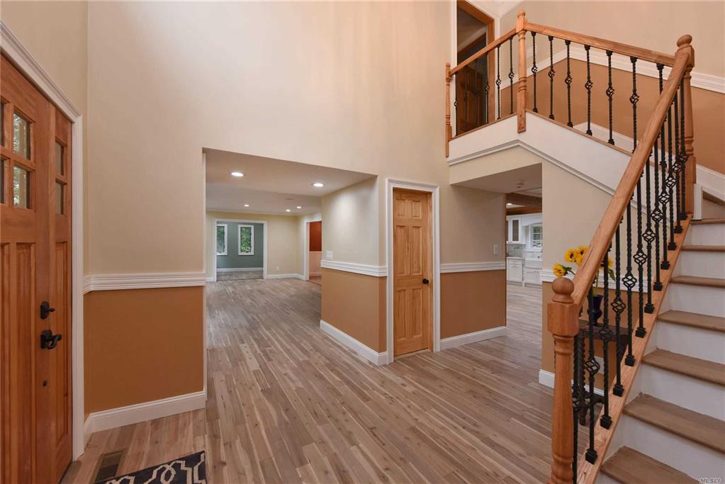 58 Woodmont Rd Melville Melville NY 11747