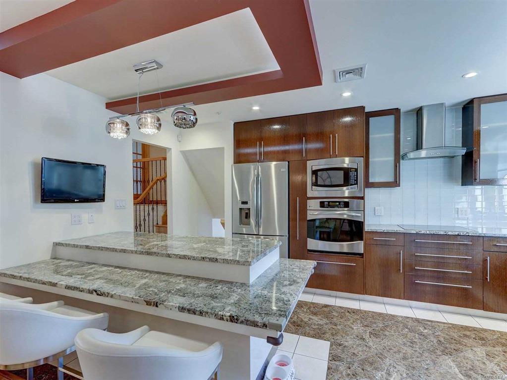 1158 Day St Seaford Seaford NY 11783