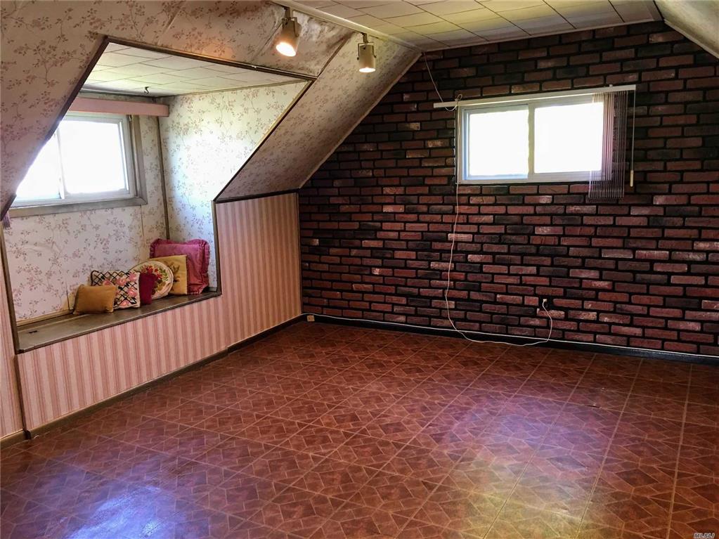 138 Haverford Rd Hicksville Hicksville NY 11801