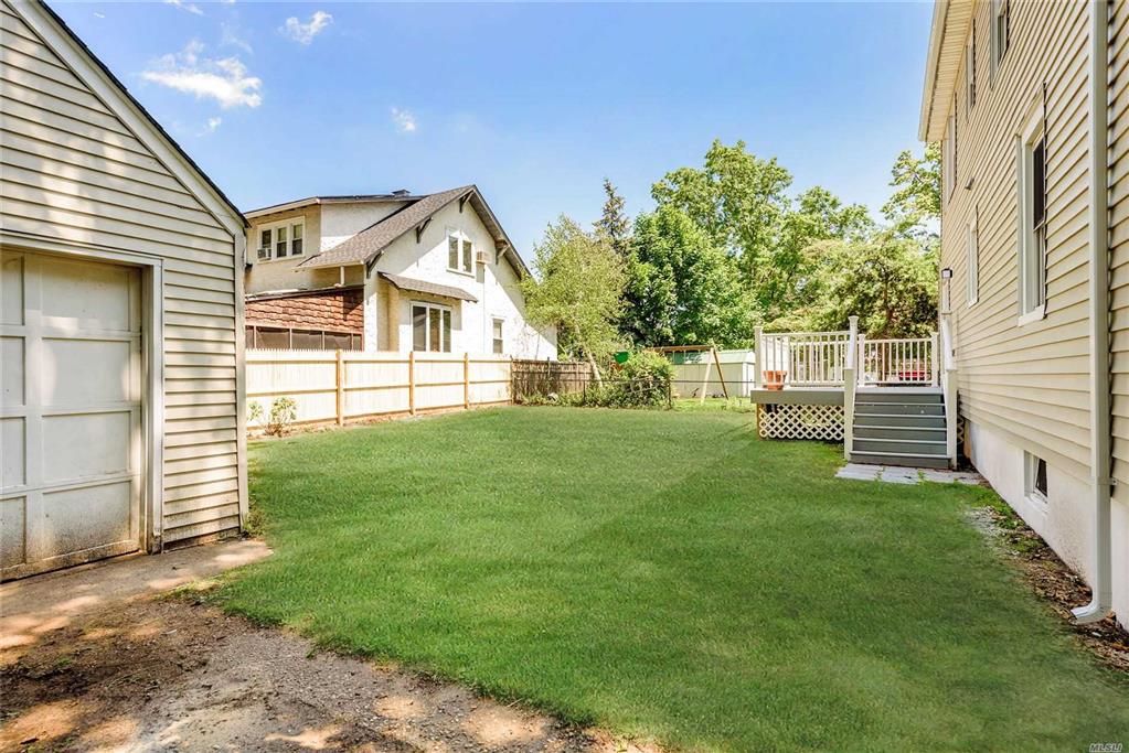 65 Dobson Ave Merrick Merrick NY 11566