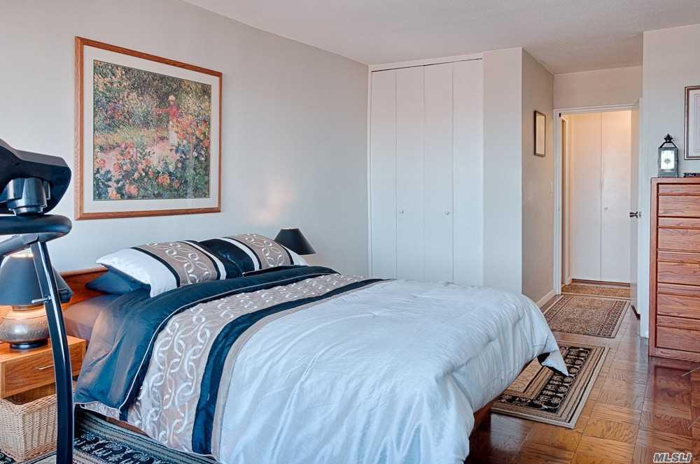70-31 108 St Forest Hills Forest Hills NY 11375