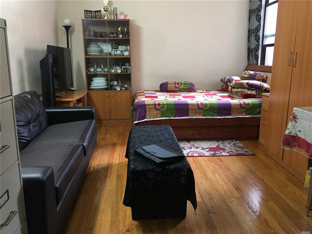 70-35 Broadway Jackson Heights Jackson Heights NY 11372
