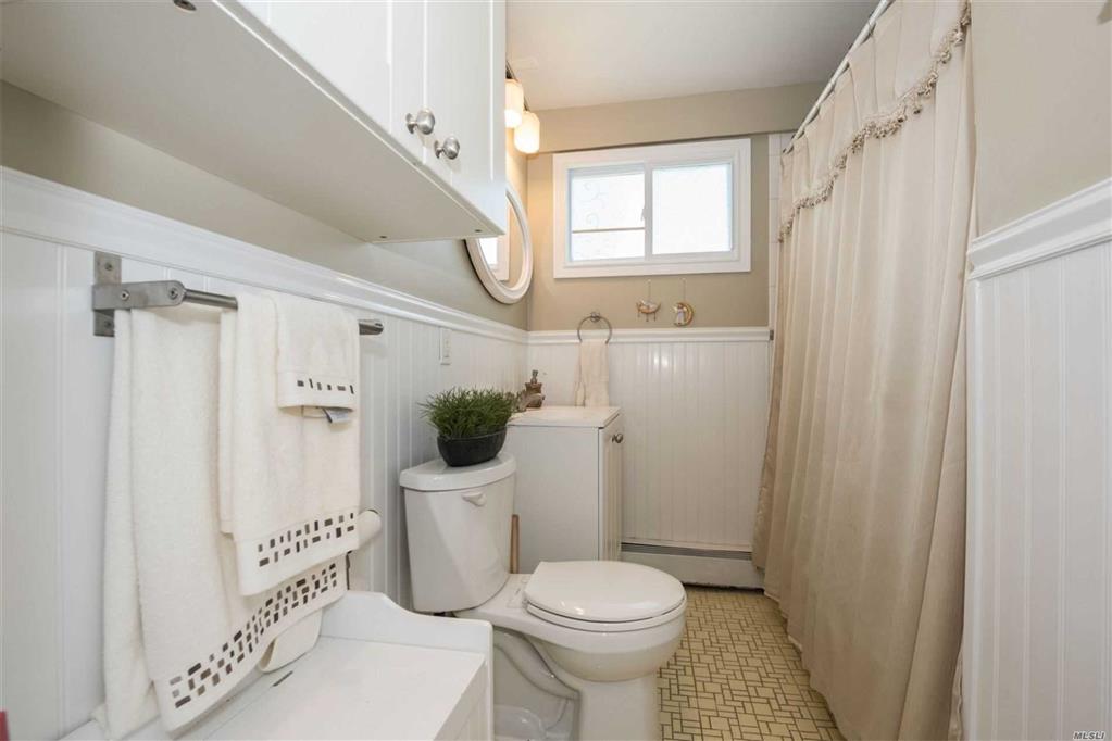 1 Berkeley Pl Massapequa Massapequa NY 11758