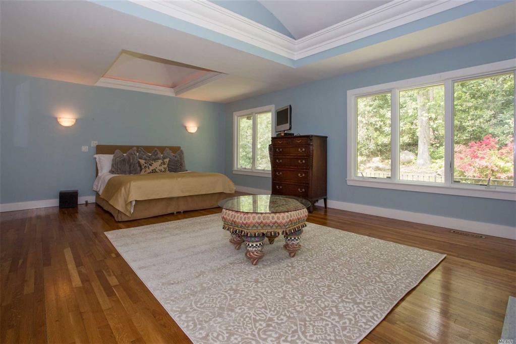 23 Glendale Dr Oyster Bay Cove Oyster Bay Cove NY 11771