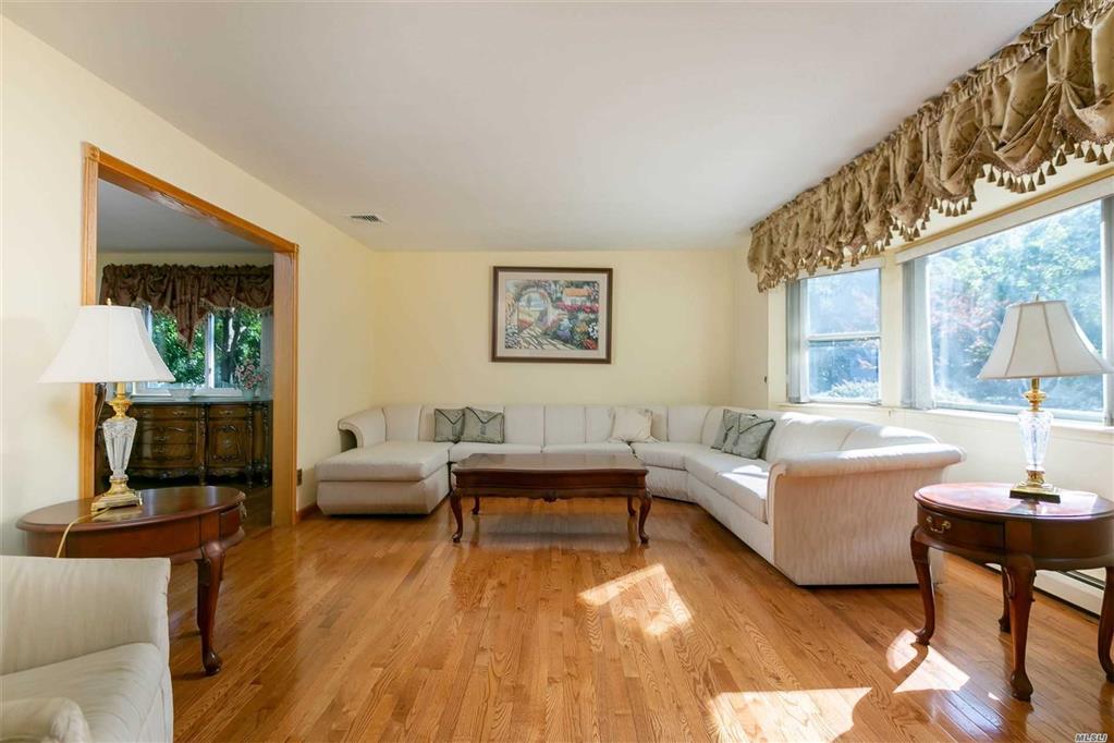 7 Lt John A Olsen Ln St. James St. James NY 11780