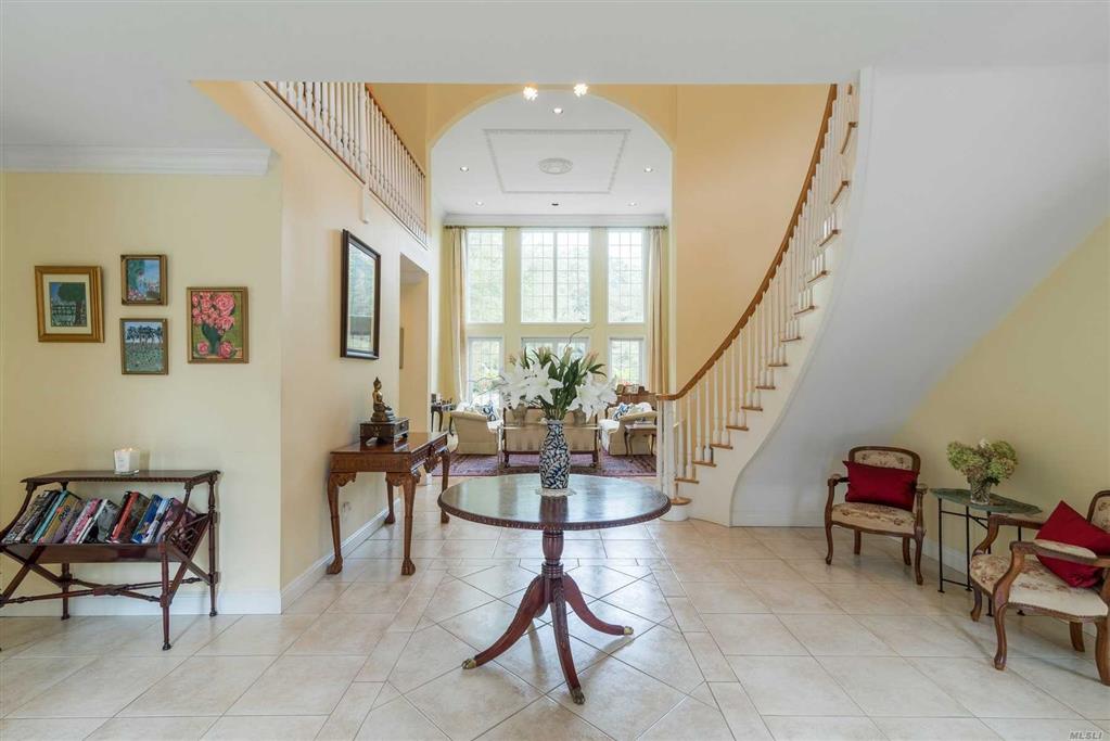 41 Windsor Dr Muttontown Muttontown NY 11753