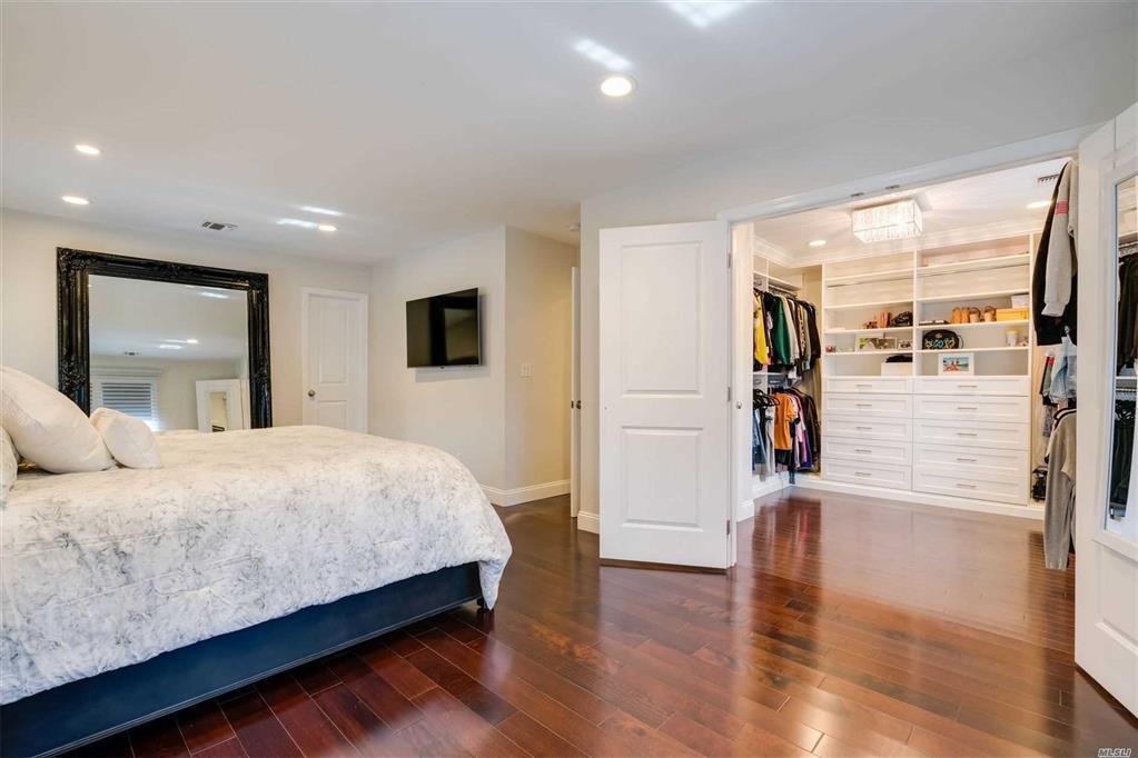 29 Narcissus Dr Syosset Syosset NY 11791