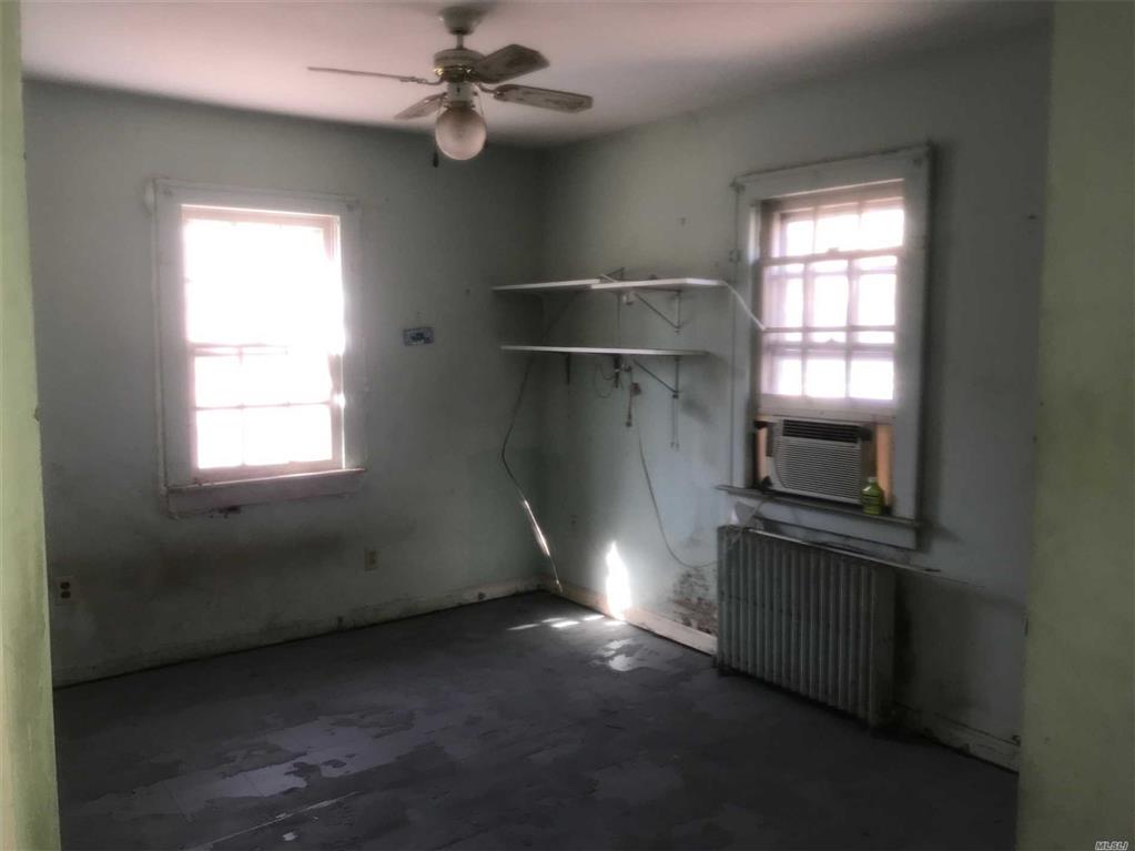159 Magnolia Dr Mastic Beach Mastic Beach NY 11951